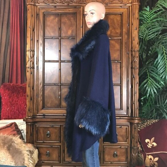 Aphratti Navy Blue Faux Fur Luxe Cape Cardigan Topper - Picture 3 of 15